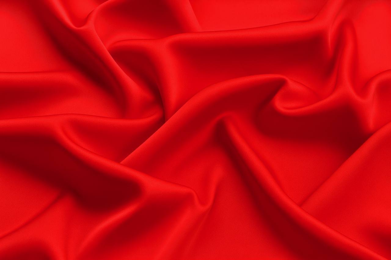 The Timeless Allure of Red Silk Dresses: Elegance, Confidence & Luxury