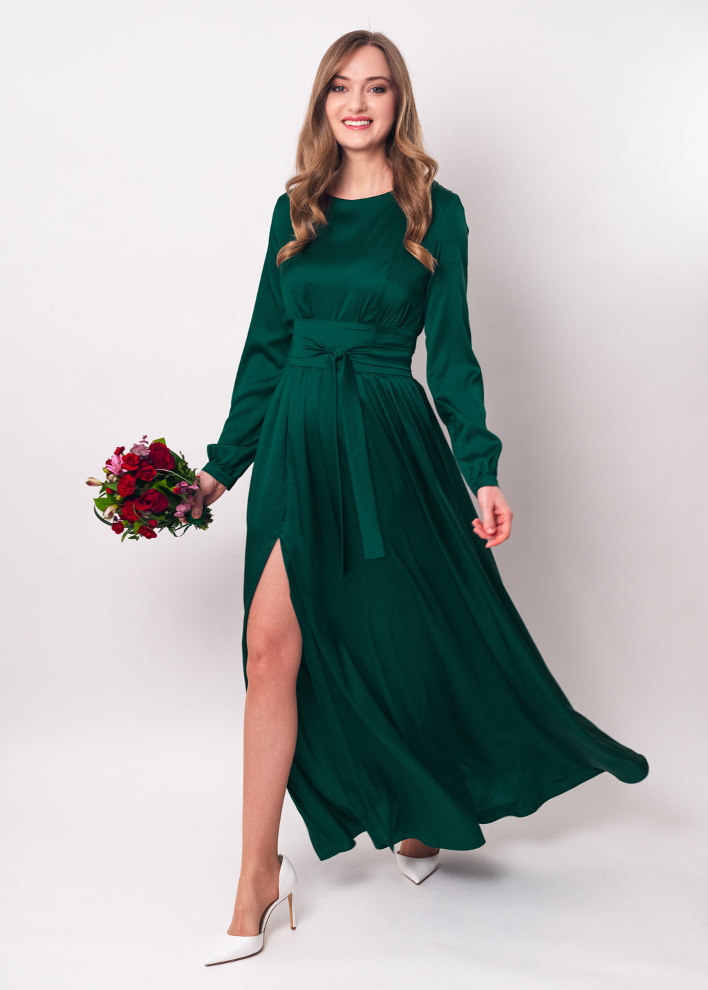 Robe longue en soie vert foncé avec ceinture