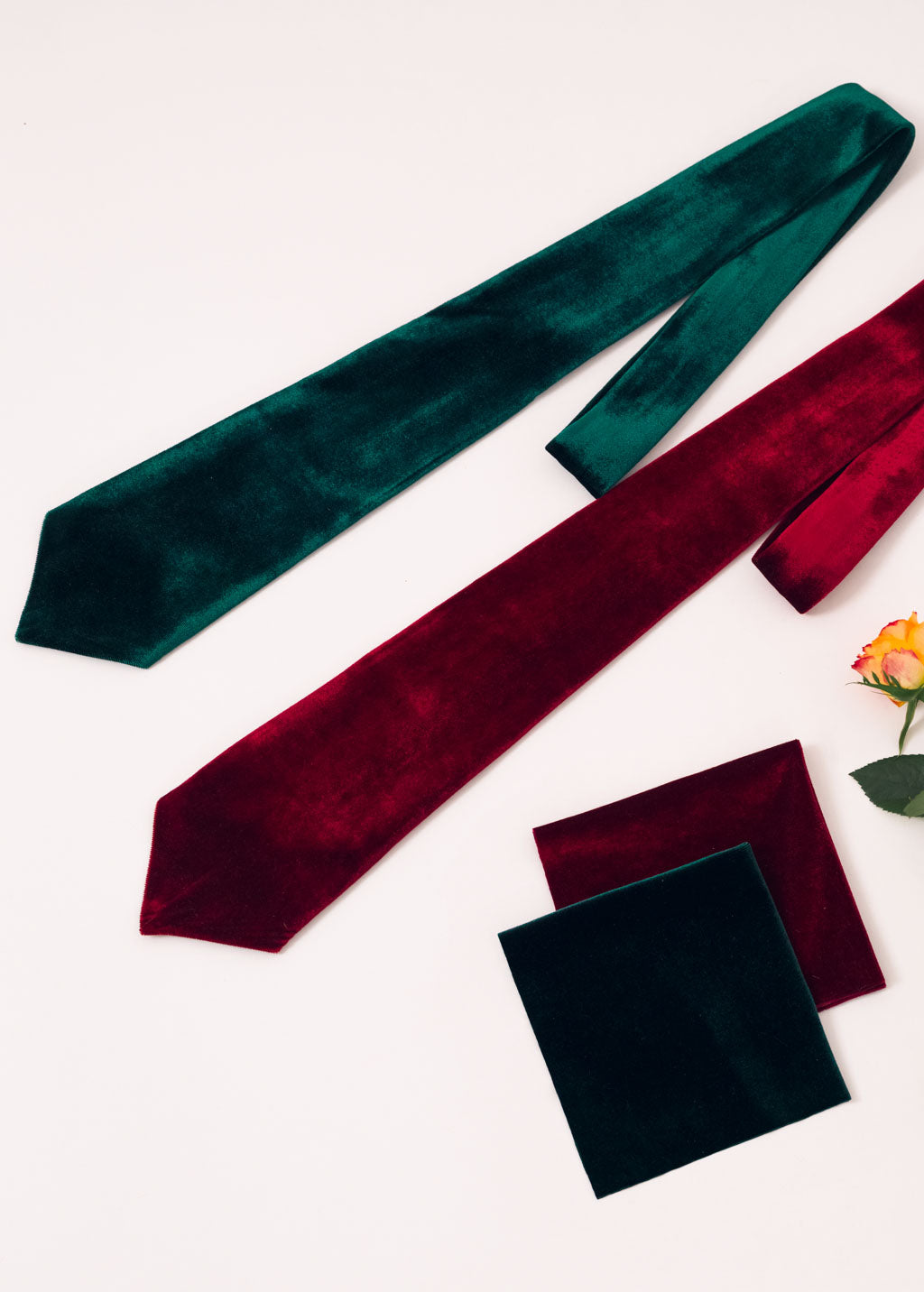 Velvet tie & pocket square