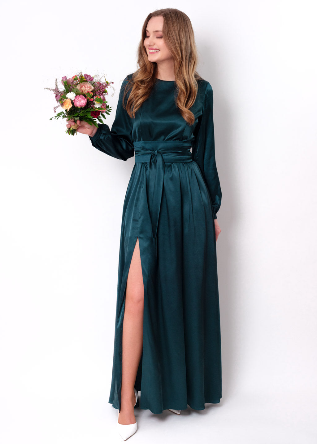 Dunkelblaugrünes langes Seidenkleid mit Gürtel