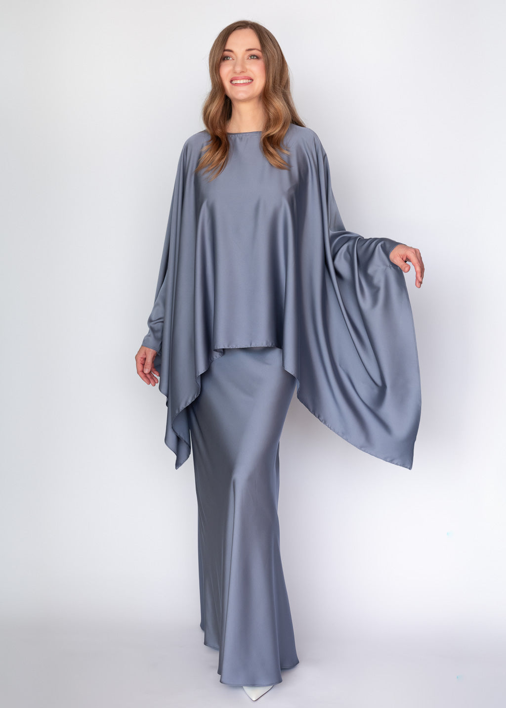 Taupefarbenes Unterkleid aus Seide