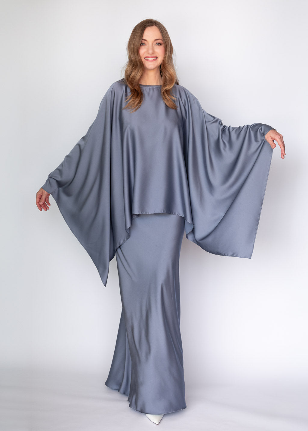 Taupefarbenes Unterkleid aus Seide