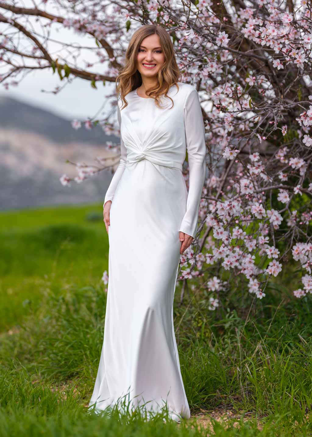 Ivory versatile belt silk long dress