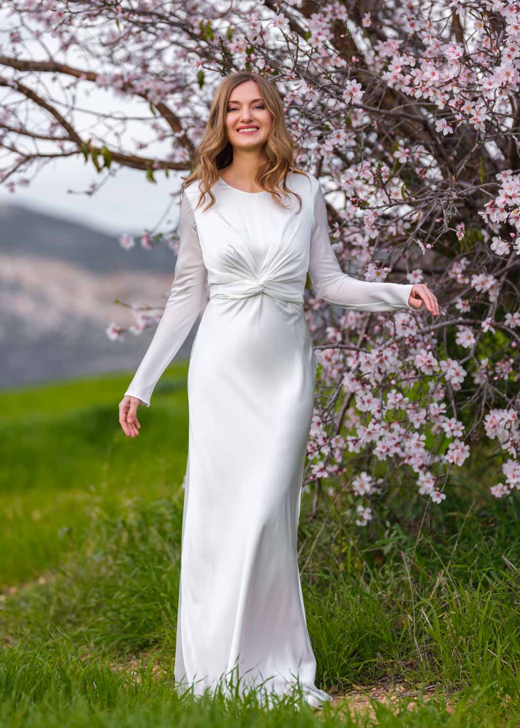 Ivory versatile belt silk long dress