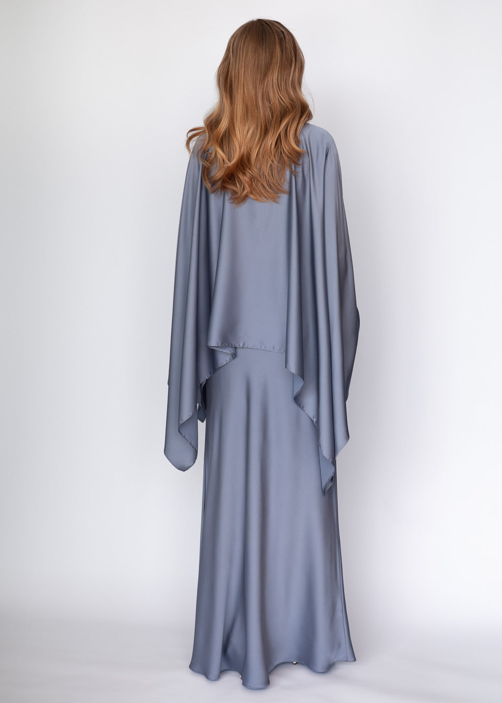 Taupefarbenes Unterkleid aus Seide