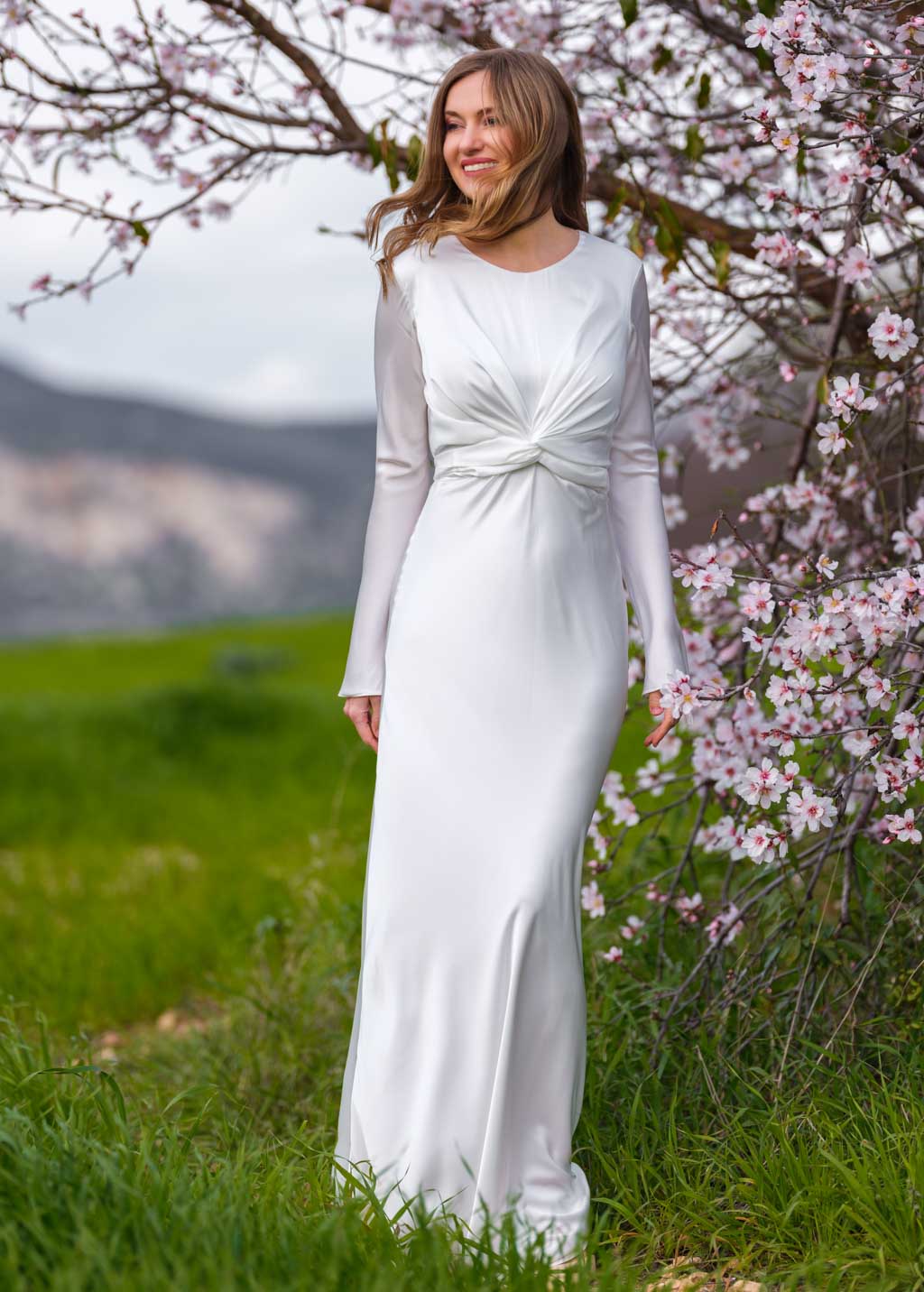 Ivory versatile belt silk long dress