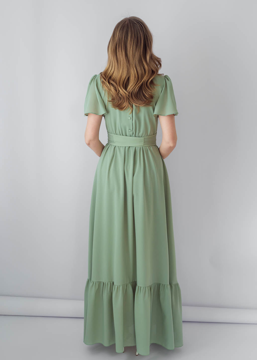 Robe longue en mousseline vert sauge