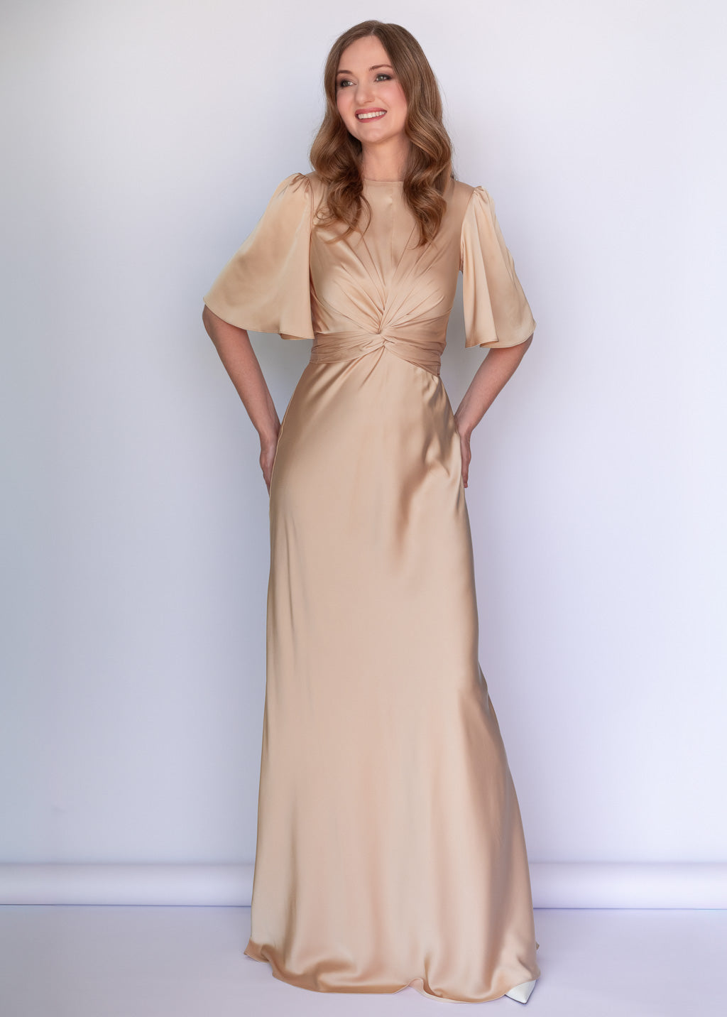 Taupefarbenes Unterkleid aus Seide