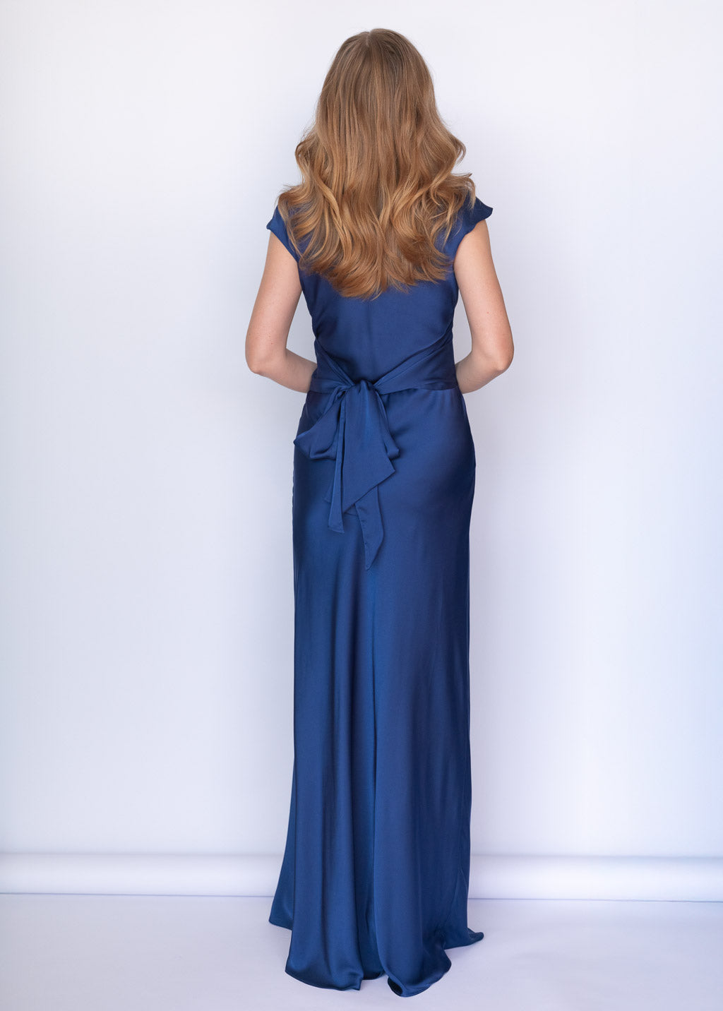 Robe nuisette en soie taupe