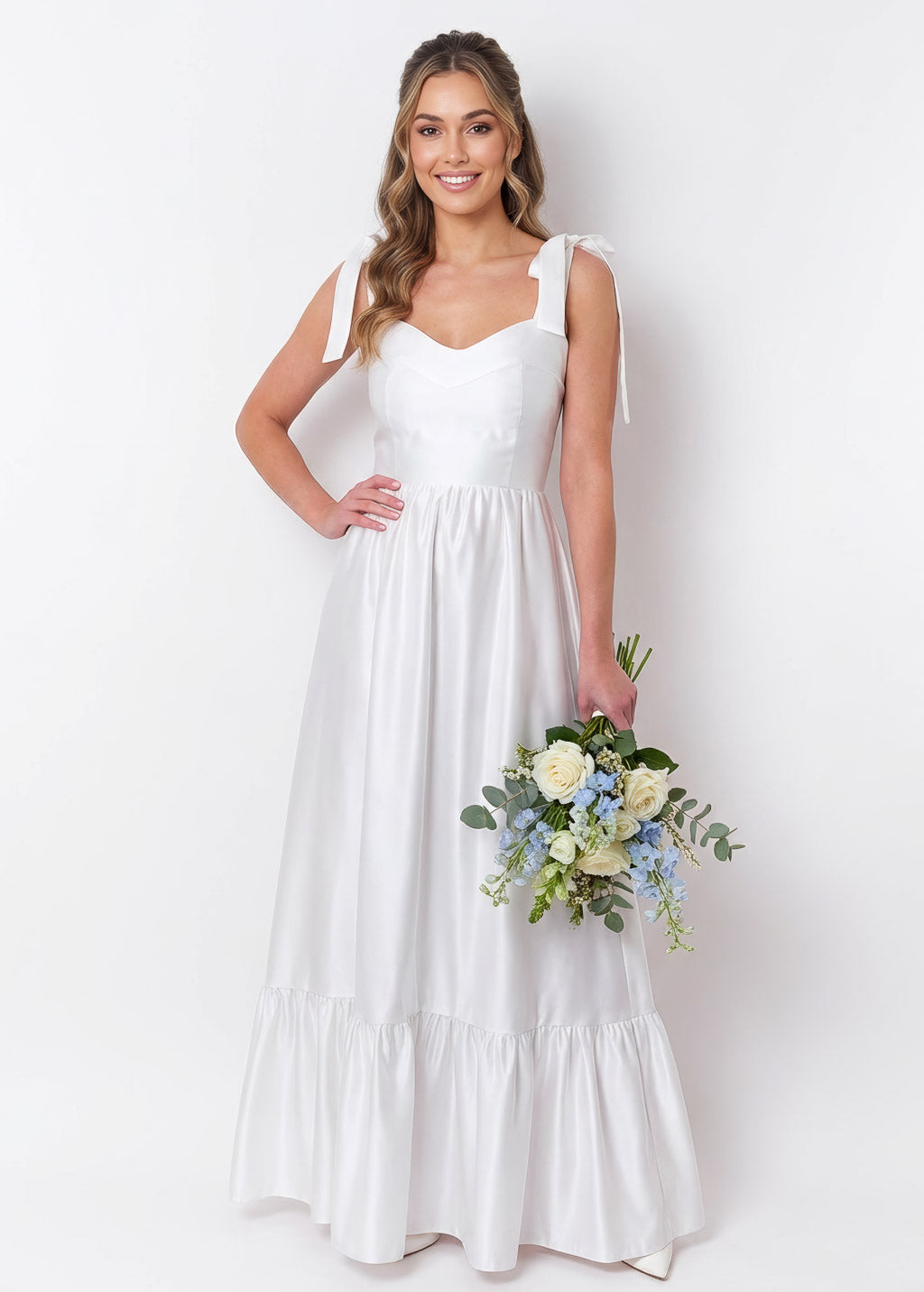 Robe longue en satin blanc