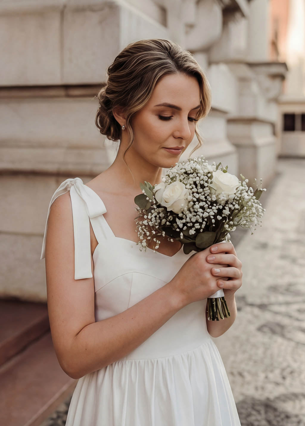 Robe longue en satin blanc