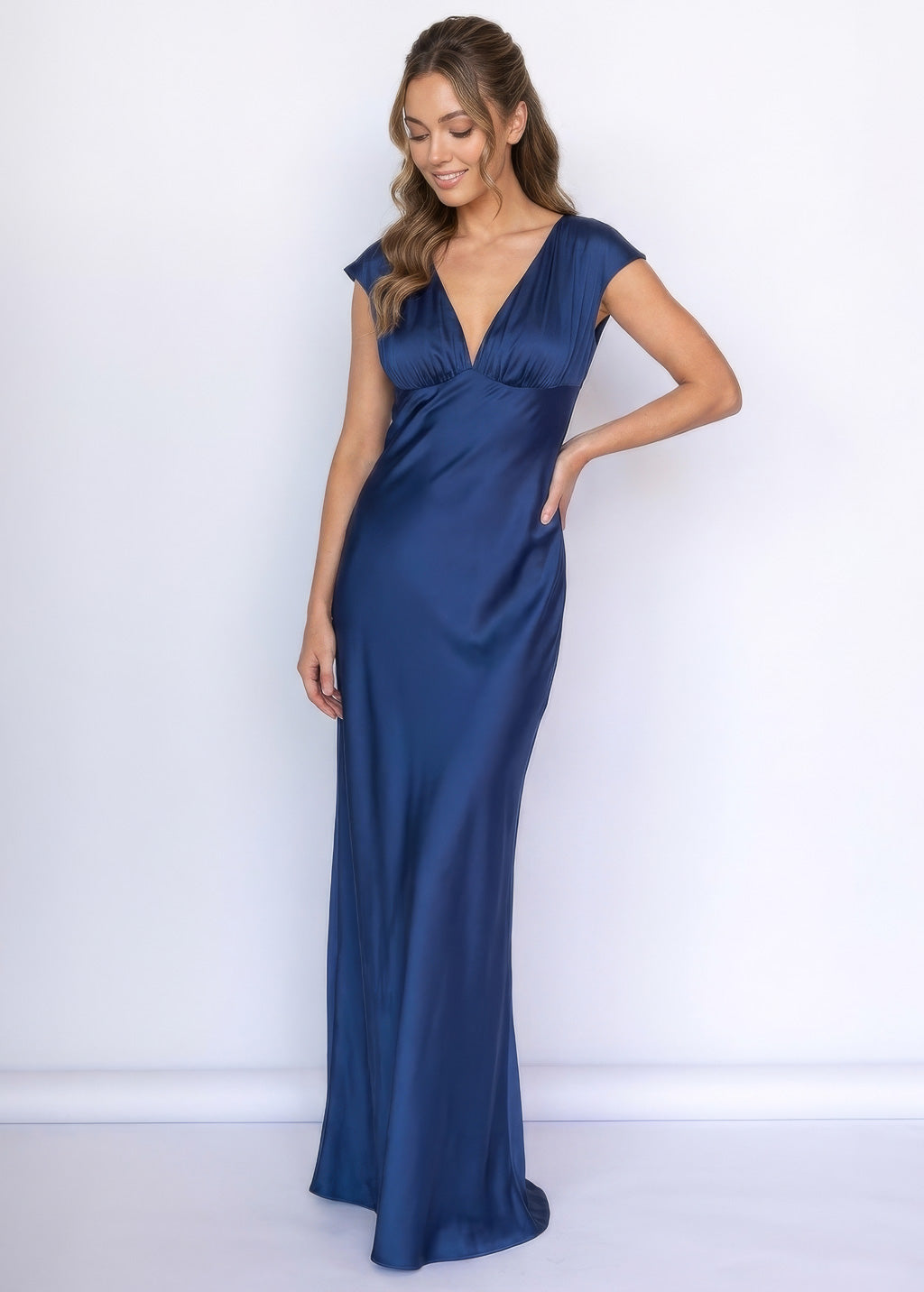 Robe nuisette en soie taupe